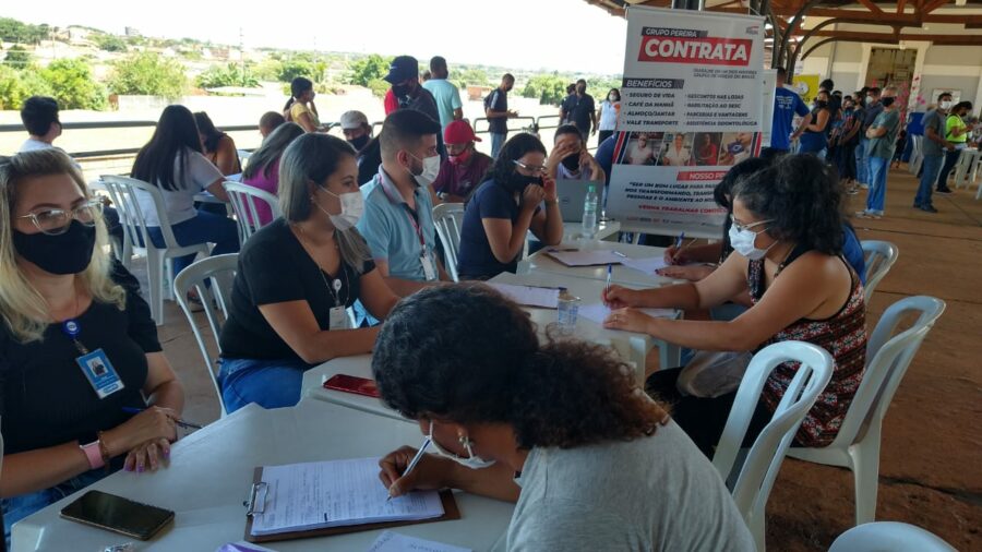Grupo Pereira oferece mais de 300 vagas de emprego em Campo Grande e participa do Estação mais Emprego
