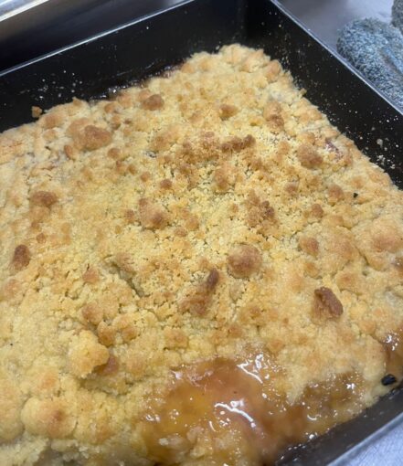 CRUMBLE DE MAÇÃ E UVA